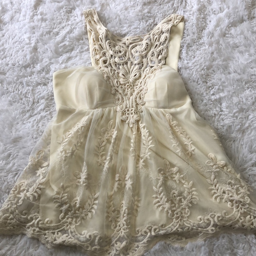 Elegant Lace Trim White Top - Picture 4 of 7